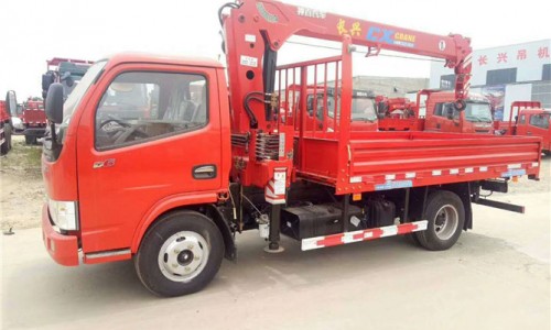 東風(fēng)多利卡3.5噸隨車(chē)吊 
