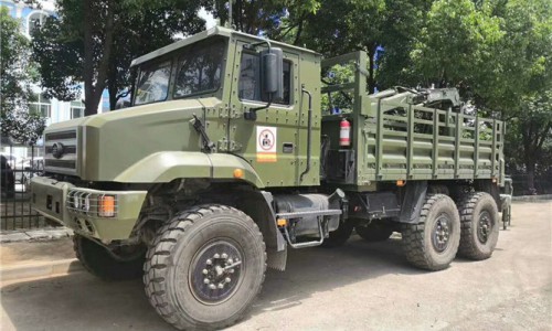 軍用后雙橋隨車(chē)吊 