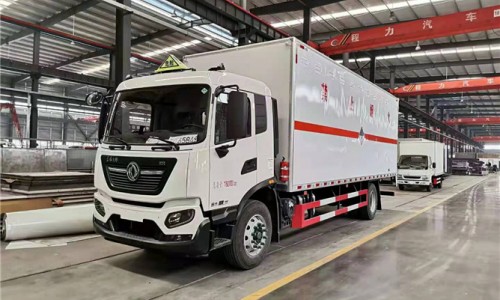 東風(fēng)天錦雜項(xiàng)危險品運(yùn)輸車 