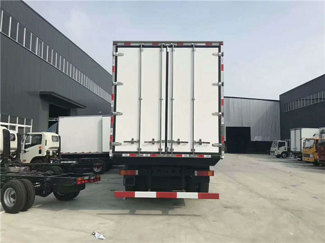 冷藏車多少錢.jpg
