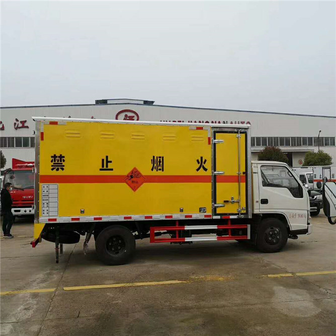 爆破器材運(yùn)輸車參數(shù).jpg