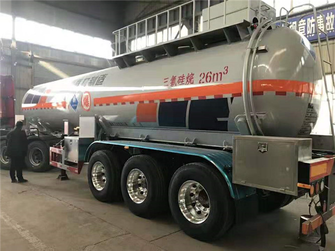 26立方三氯硅烷半掛車.jpg