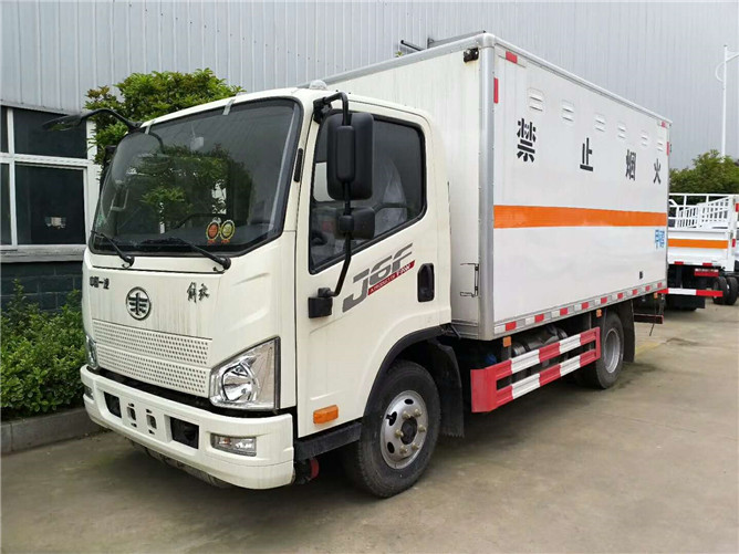 甲醇廂式運輸車.jpg