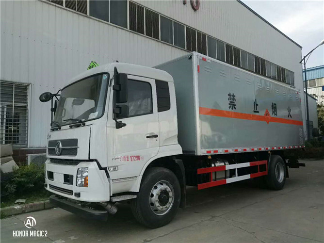 東風(fēng)易燃?xì)怏w運輸車.jpg