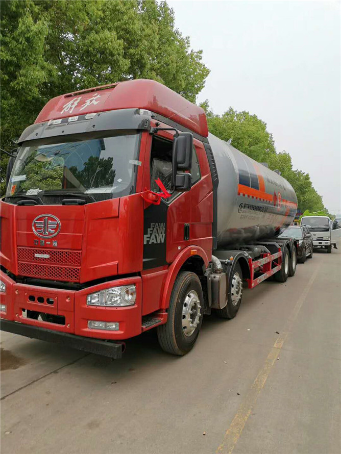 液化氣運(yùn)輸車.jpg